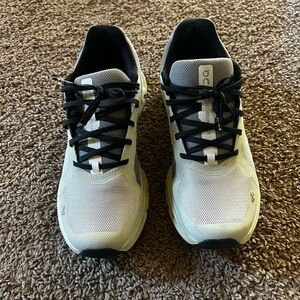 ON Cloudrunner Women’s Shoes